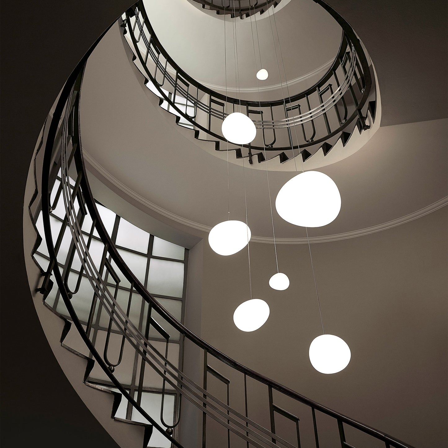GLOW SUSPENDED BOULDER PENDANT LIGHT