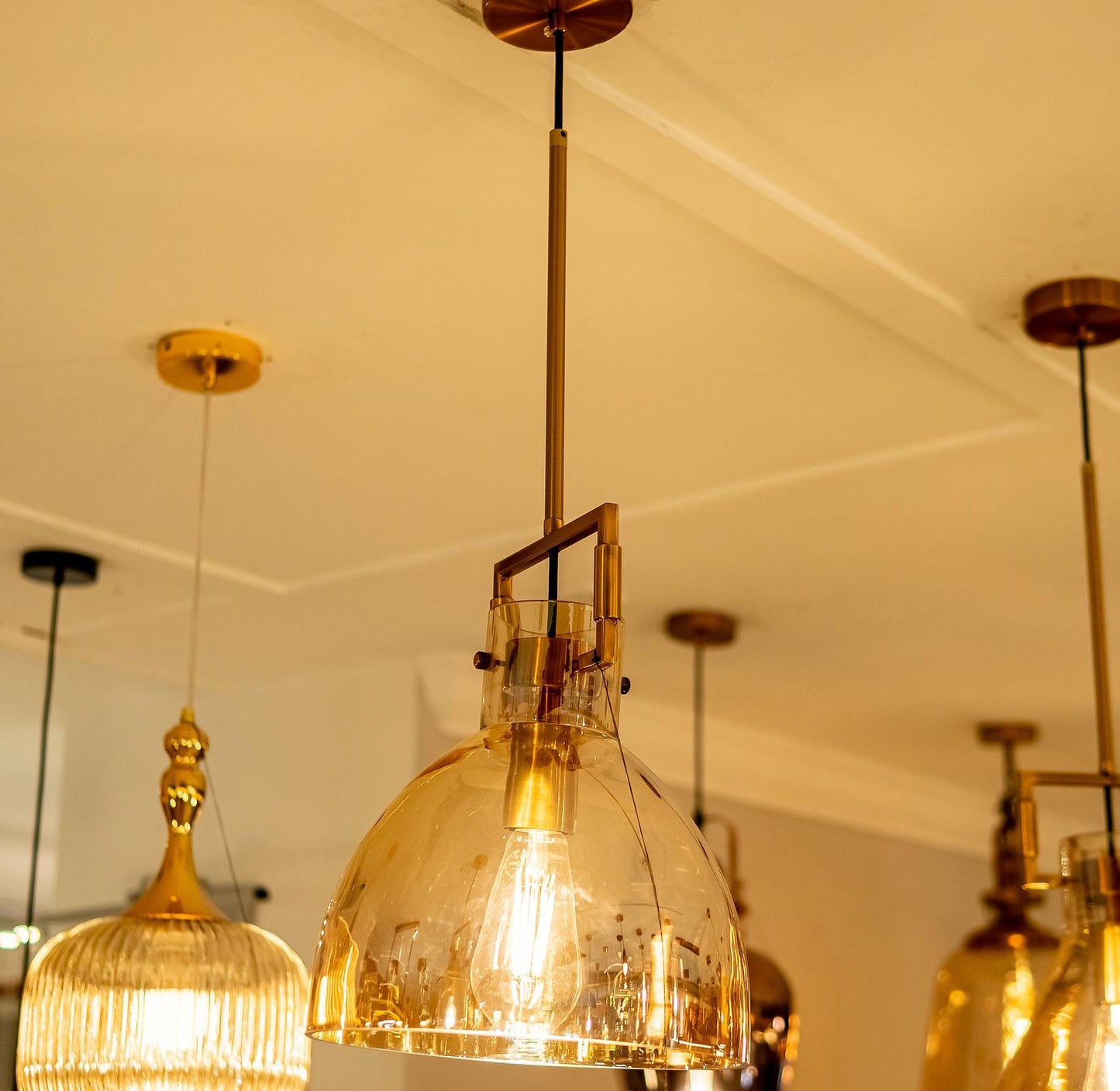 GLOW TROPHY PENDANT LIGHT