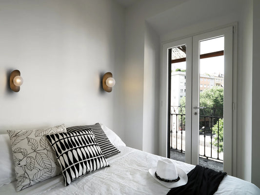 GLOW IRIS WALL SCONCE