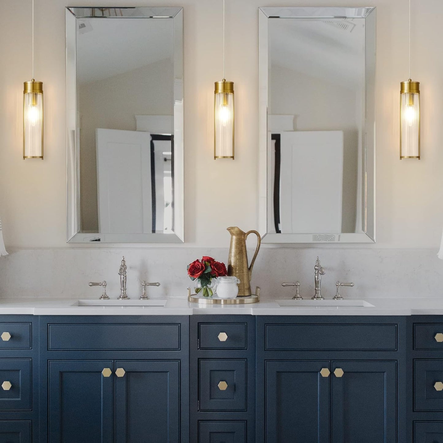 GLOW CAPSULE PENDANT LIGHT