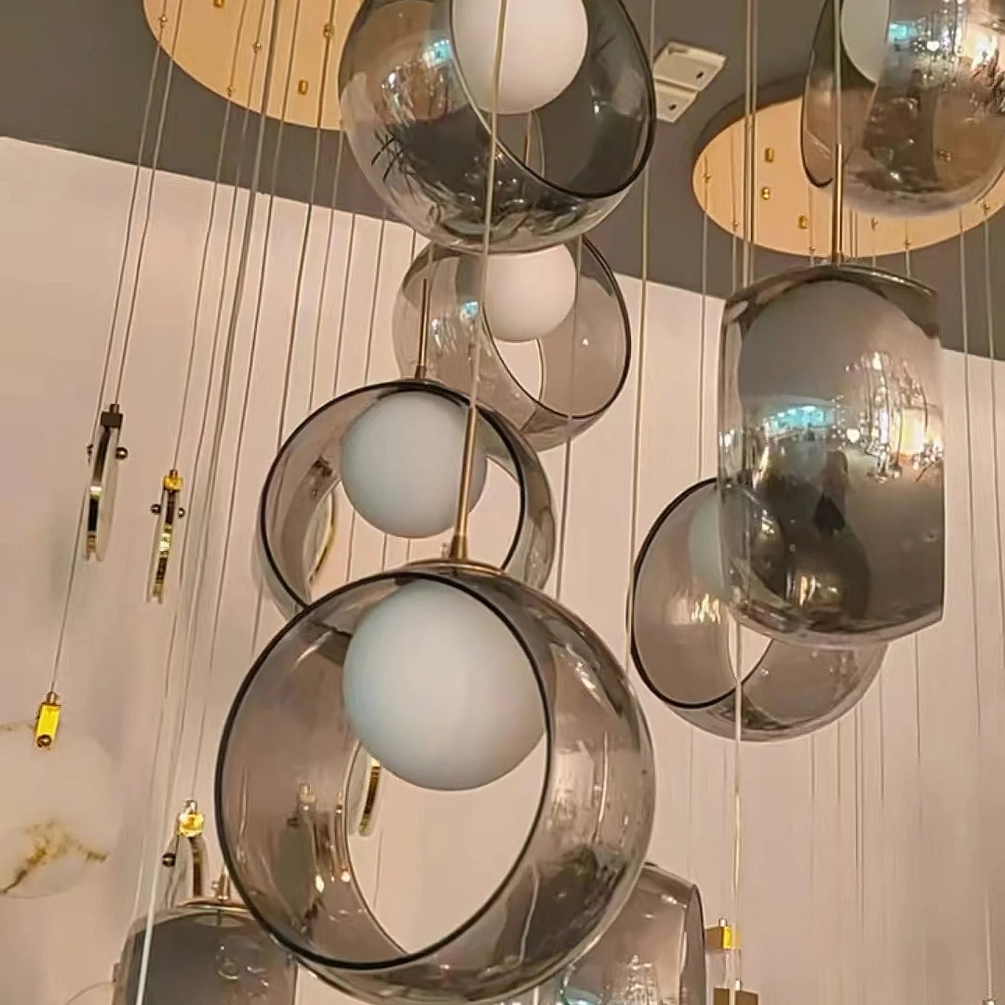 GLOW MOTHER PEARL PENDANT LIGHT